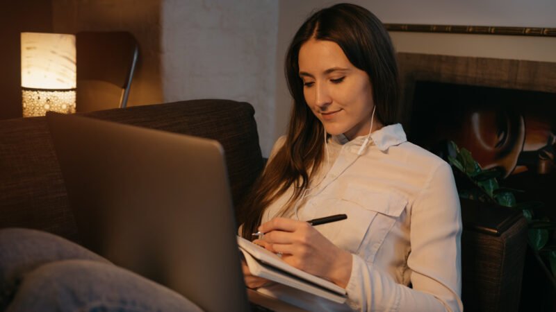 Como Ter uma Renda Online em 2025 O Guia Definitivo Para Prosperar na Internet